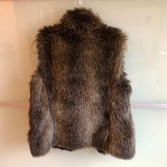 Luxe brown faux fur vest with asymmetric zipper - Picture 2 of 7